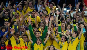 Wat voorspellen de bookmakers en voetbalanalisten over Brazilië - Duitsland?